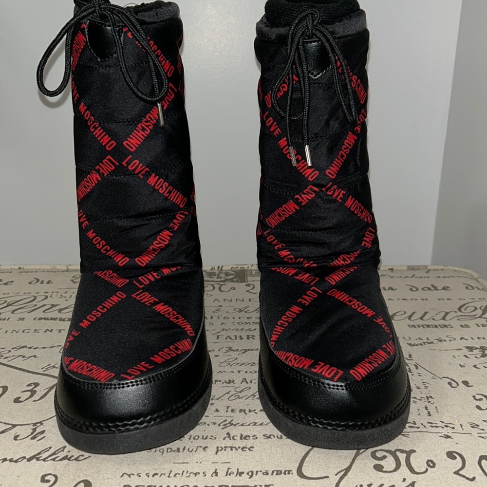 Love Moschino Winter Snow Boots size 41-42
